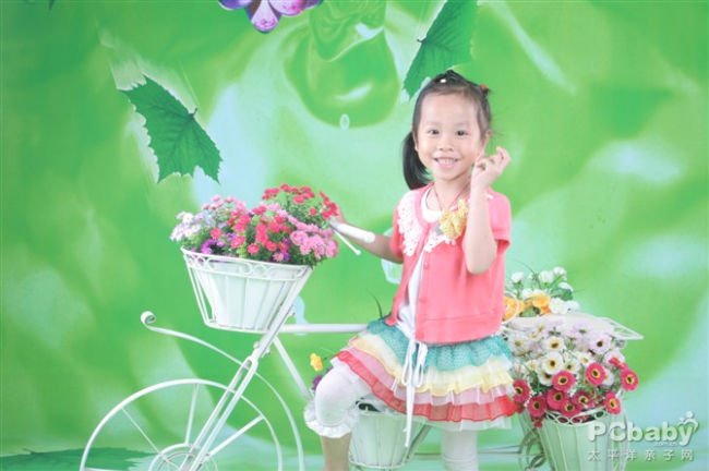 女兒的照片書已經好幾本了,暫時不做這類產品,不過臺歷和賀卡是要嘗試的